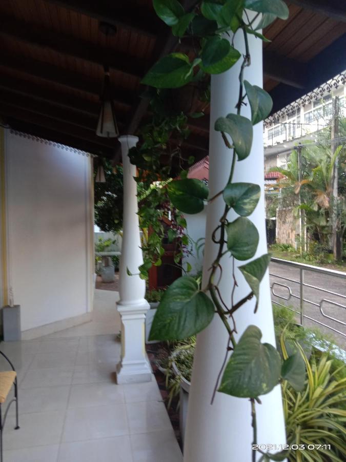White House Ella Hotel Luaran gambar