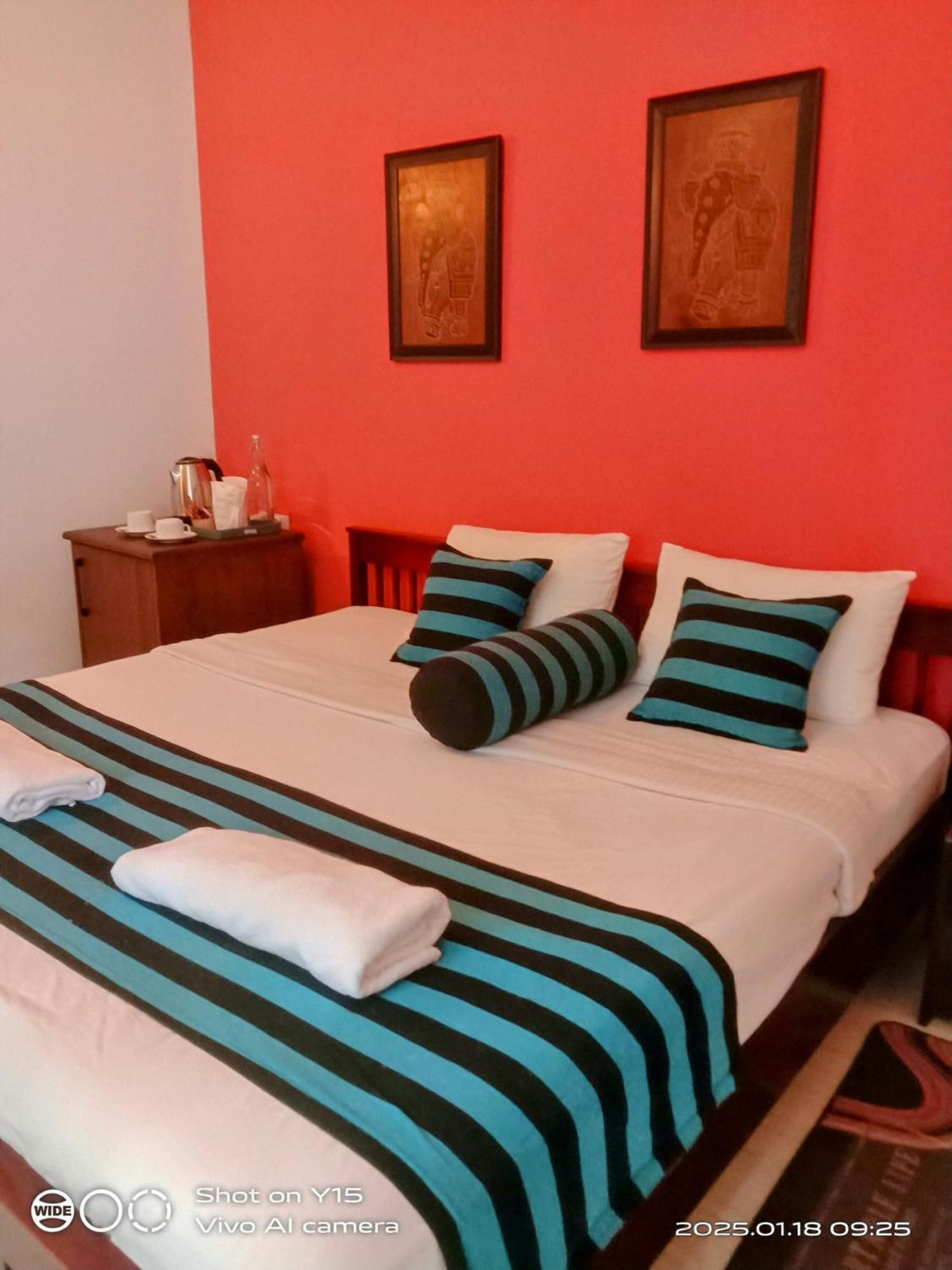 White House Ella Hotel Luaran gambar