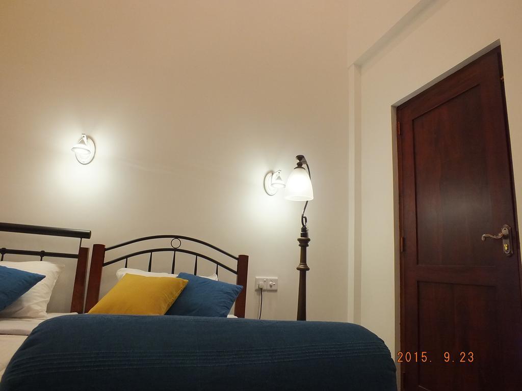 White House Ella Hotel Bilik gambar