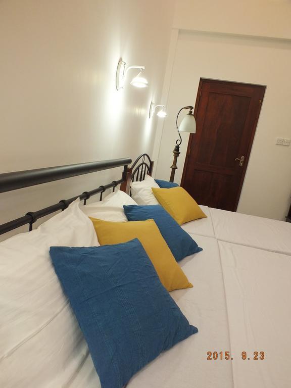 White House Ella Hotel Bilik gambar